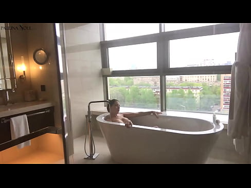 ❤️ Tremenda pupa che si masturba appassionatamente la figa in bagno ❌ Pornoal it.pornsexer.ru ❤️